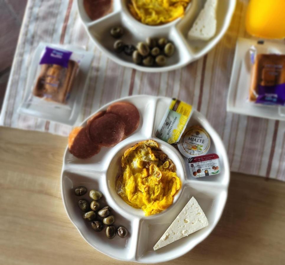 Hotel Iliria Canaj 외부 사진