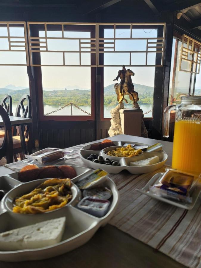 Hotel Iliria Canaj 외부 사진