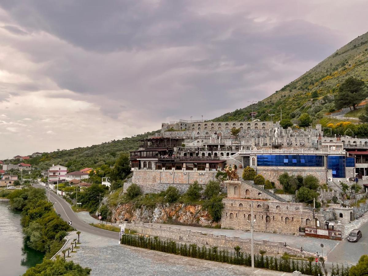 Hotel Iliria Canaj 외부 사진
