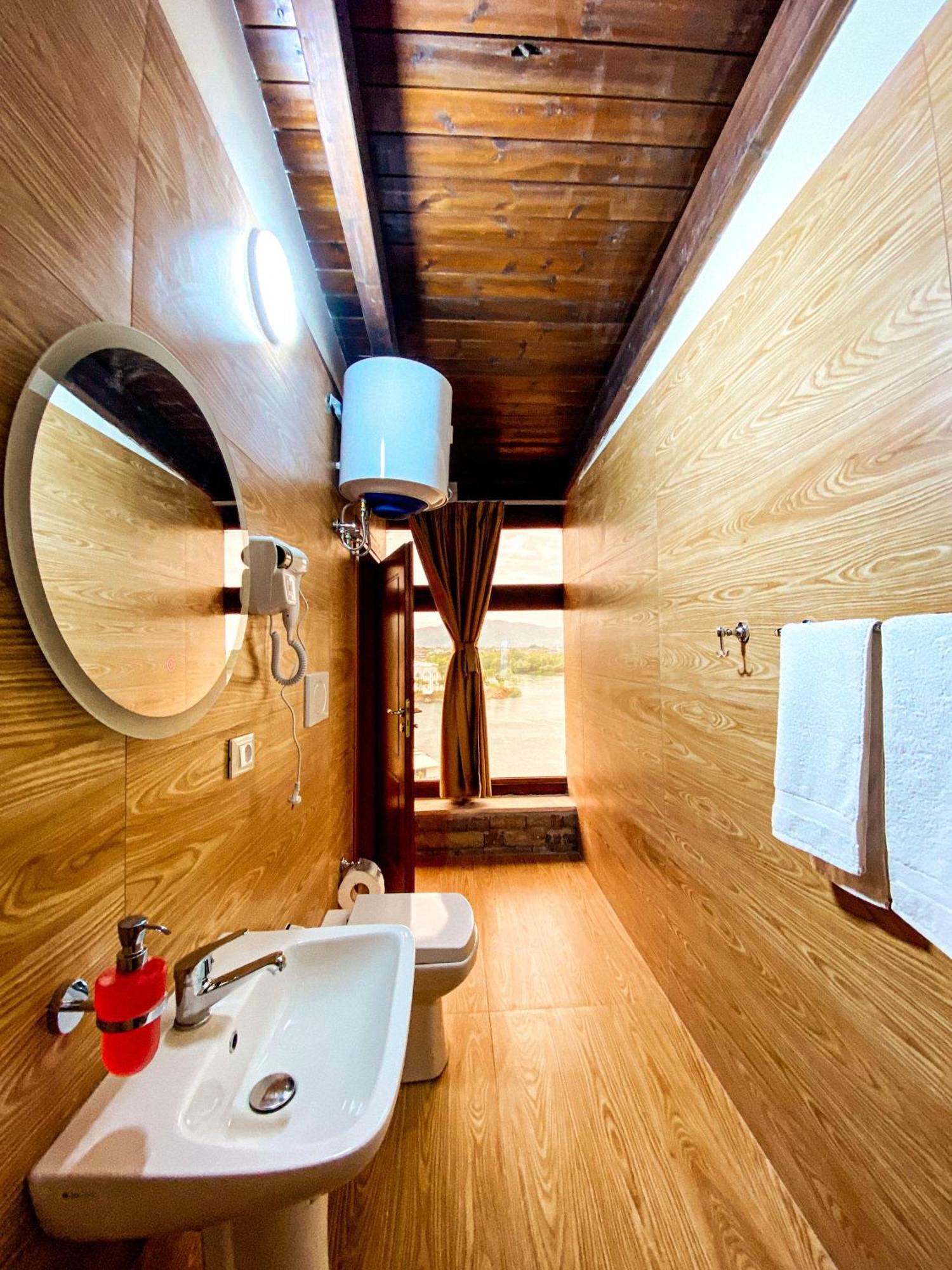 Hotel Iliria Canaj 객실 사진
