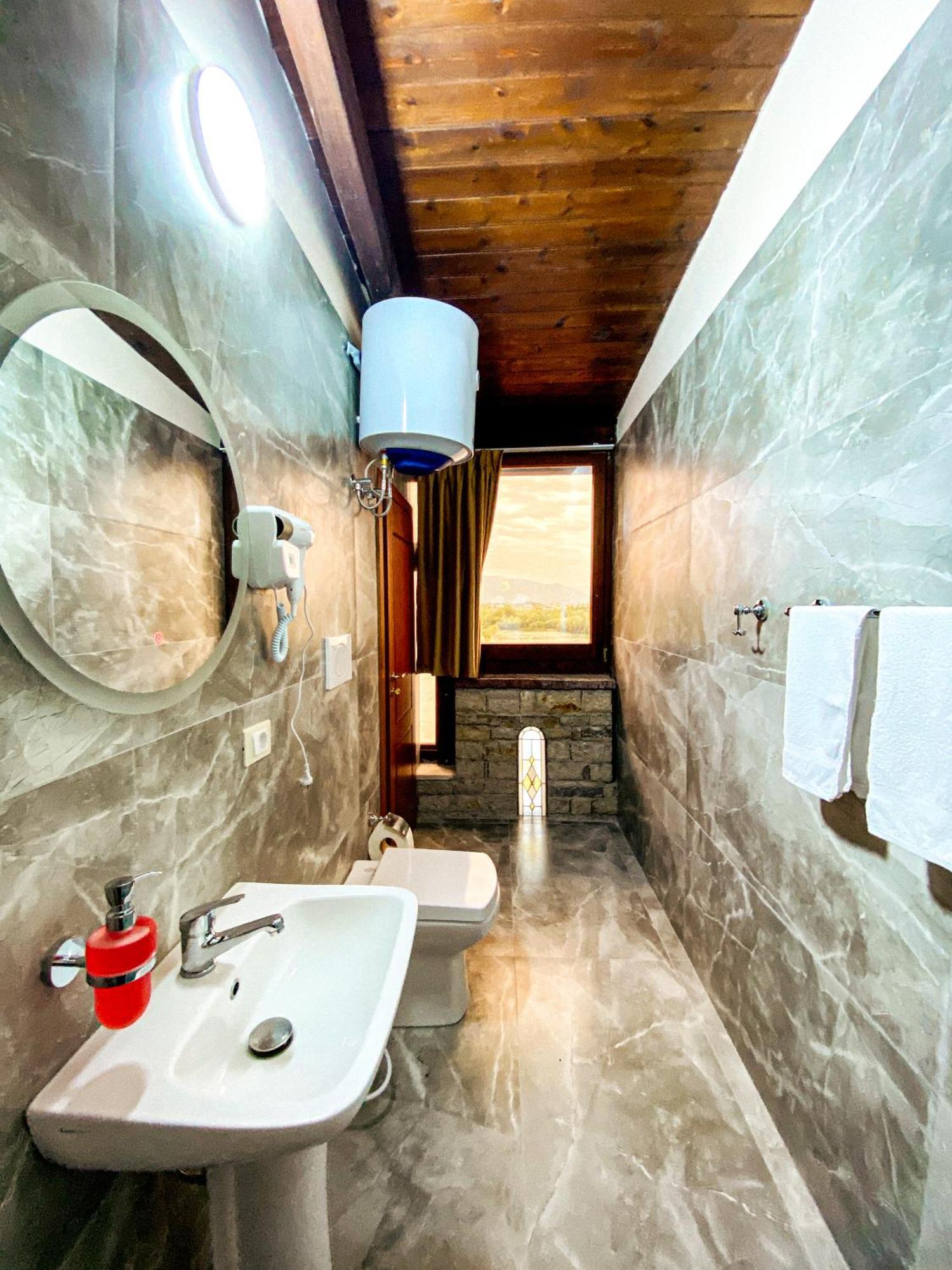 Hotel Iliria Canaj 객실 사진