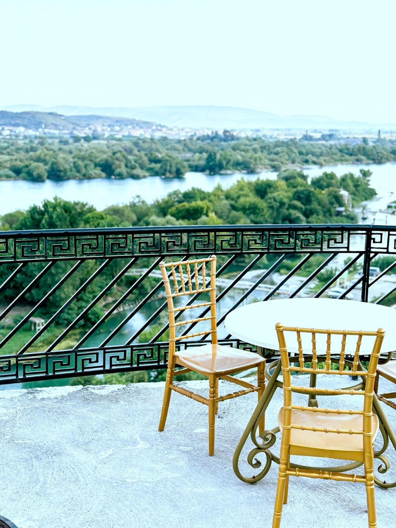 Hotel Iliria Canaj 외부 사진